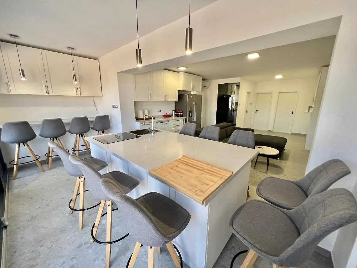 Apartment Initium Novum Jadranovo 0*,