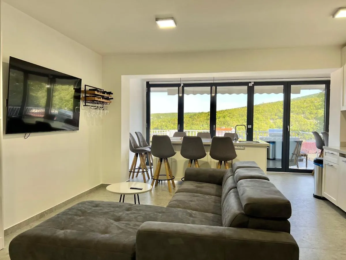 Apartment Initium Novum Jadranovo 0*,